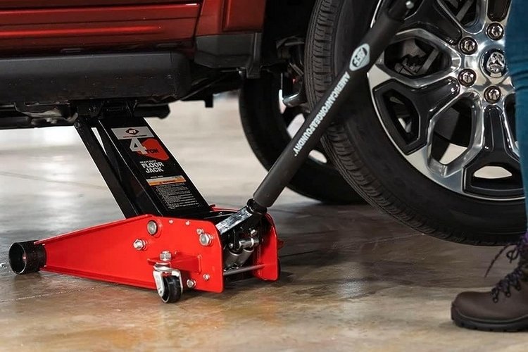 Introduction to Floor Jack for Lifted Trucks