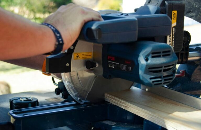 How to Choose the Best Cordless Miter Saw: A Comprehensive Guide